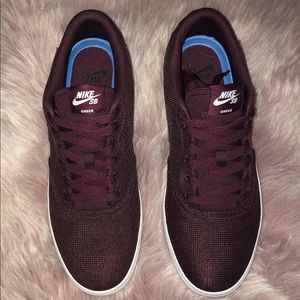 Women Burgundy Nike SB